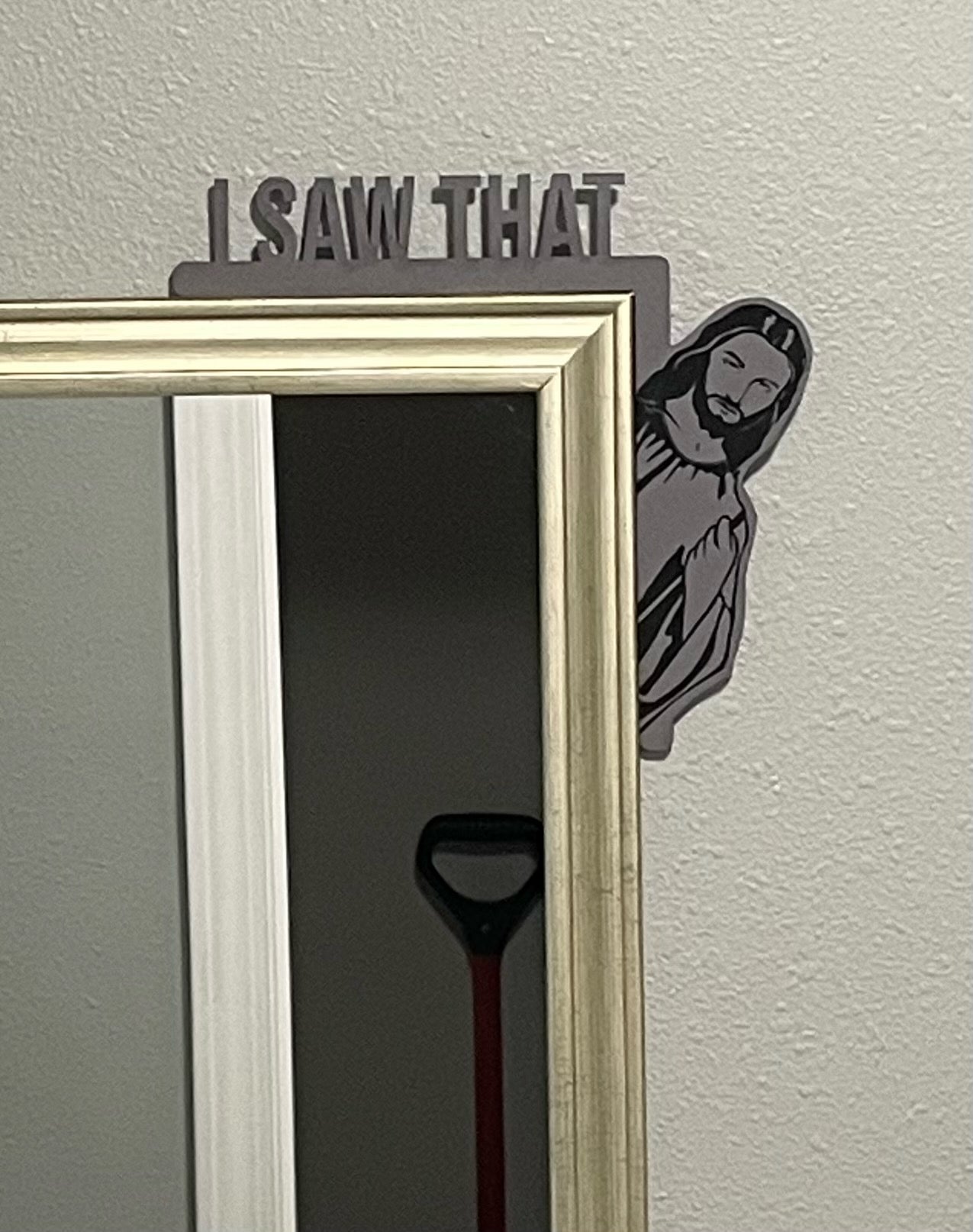 Peepin' Jesus Door Sitter